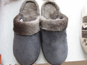 man winter slipper
